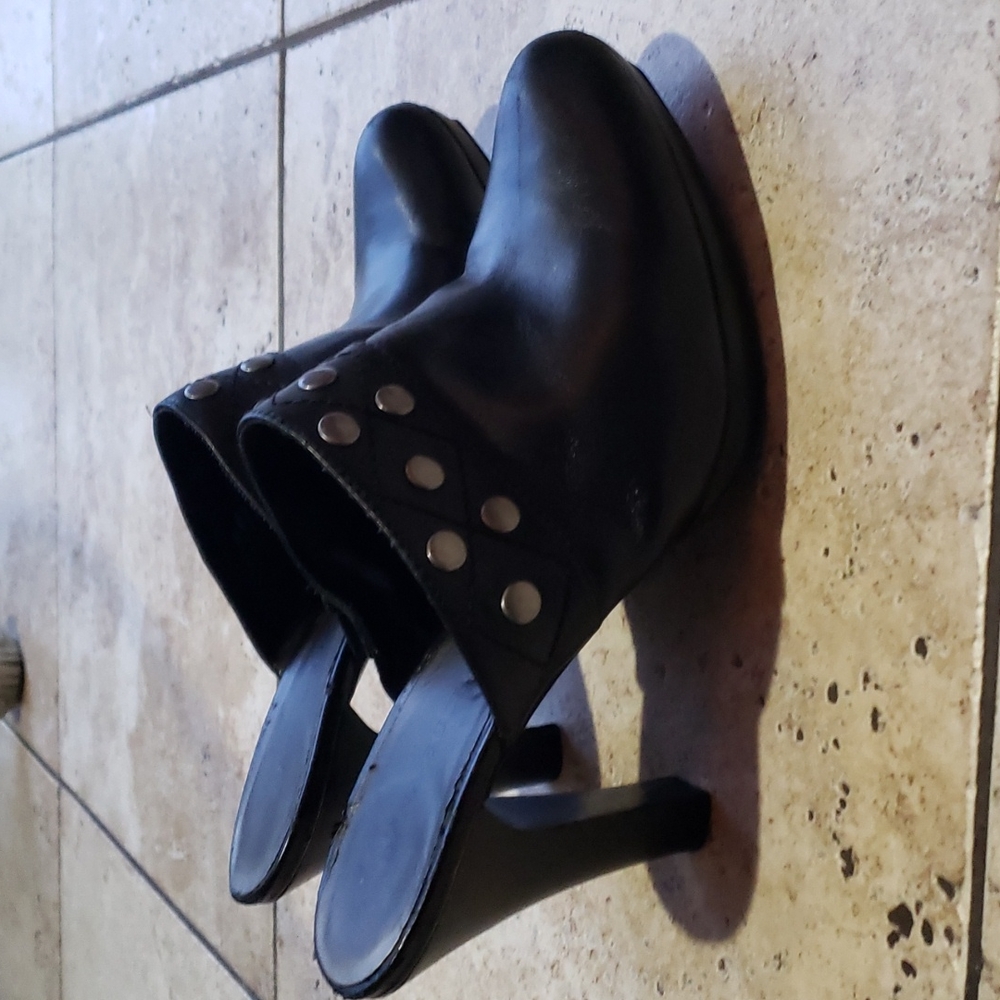 Black Leather Dana Buchman Slip-On High Heel Mules Size 6
